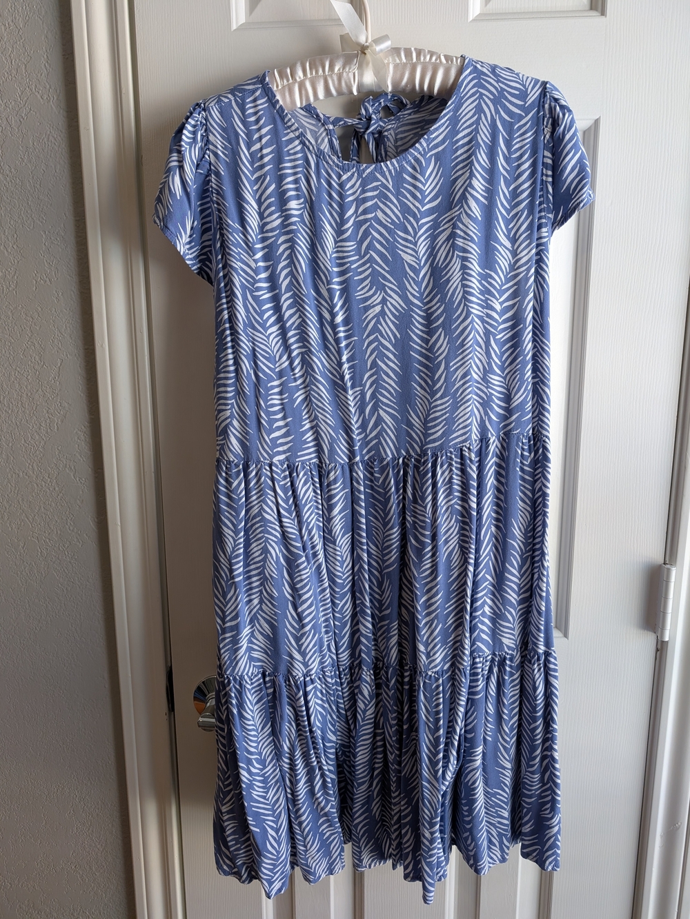 VENUS Blue and White Leaf-Print Mini Dress